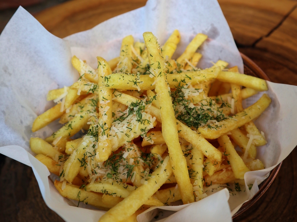 Trüf Aromalı ve Parmesanlı Kızarmış Patates